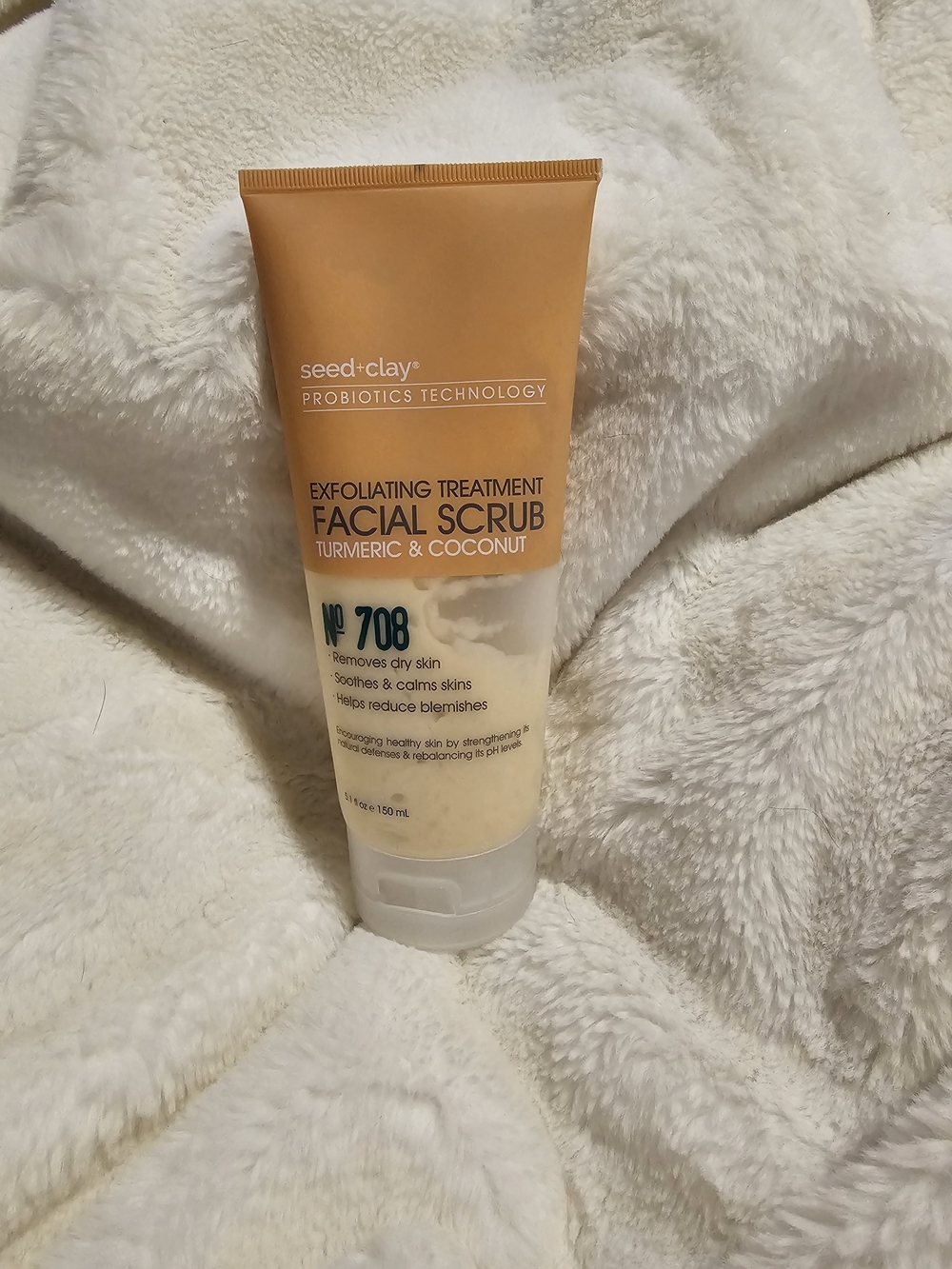 seed+clay Exfoliating Treatment Facial Scrub Turmeric & Coconut No. 708